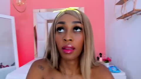 Luna online show from 10/24/25, 08:49