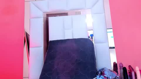 Luna online show from 10/26/25, 12:33