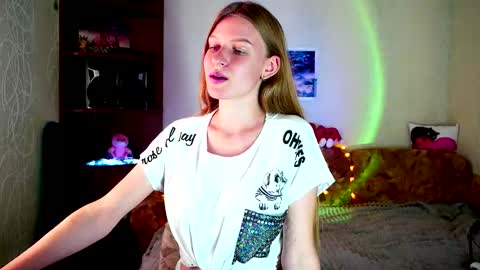 luna_evan online show from 10/07/25, 09:28