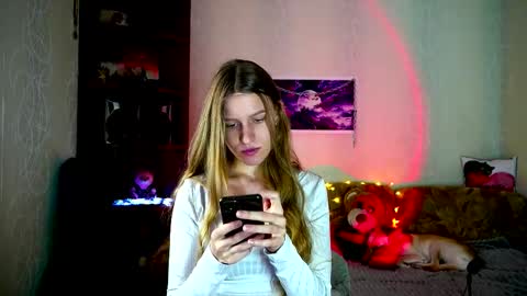 luna_evan online show from 10/29/25, 07:54