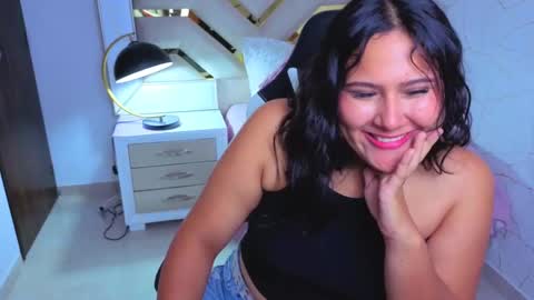 Luna  Jonez  online show from 11/28/25, 11:13