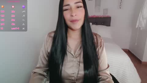 Snapshot of luna_lgomez chatting on 10/01/25, 01:50 luna online show from 10/01/25, 01:50