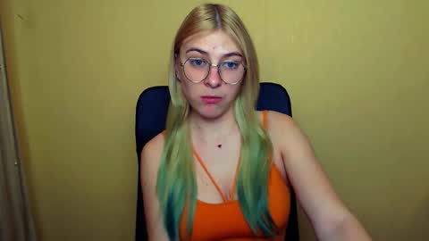 Snapshot of luna_lush_ chatting on 01/09/25, 11:25 Luna online show from 01/09/25, 11:25
