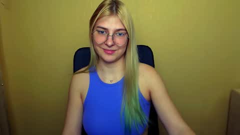 Snapshot of luna_lush_ chatting on 02/06/25, 12:16 Luna online show from 02/06/25, 12:16