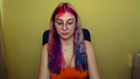 Snapshot of luna_lush_ chatting on 02/25/25, 12:24 Luna online show from 02/25/25, 12:24