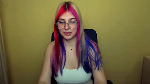 Snapshot of luna_lush_ chatting on 03/01/25, 07:19 Luna online show from 03/01/25, 07:19