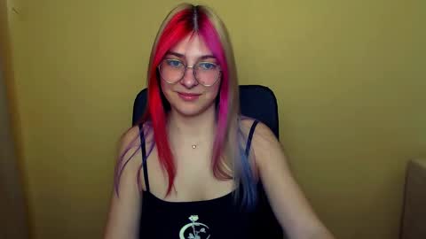 Snapshot of luna_lush_ chatting on 03/05/25, 11:28 Luna online show from 03/05/25, 11:28
