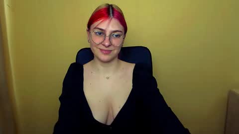 Snapshot of luna_lush_ chatting on 03/07/25, 11:29 Luna online show from 03/07/25, 11:29