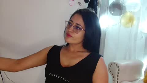 Snapshot of luna_noire1 chatting on 10/19/25, 07:58 Luna Noire online show from 10/19/25, 07:58