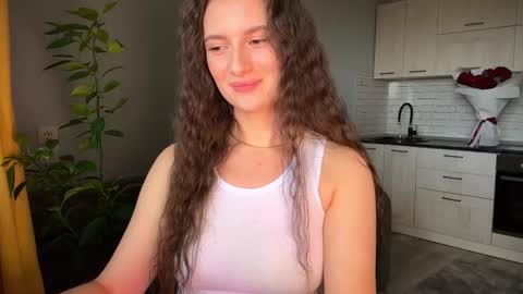luna_raee online show from 09/27/25, 09:47