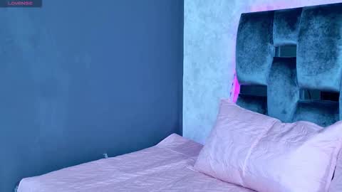 luna_sophya online show from 09/27/25, 11:48