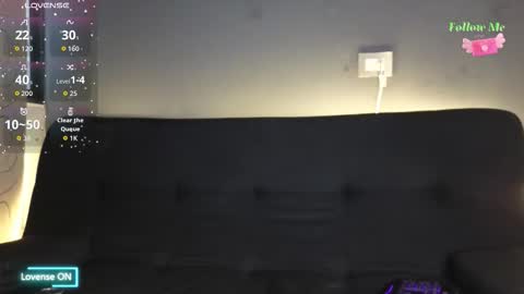 luna_sophya online show from 11/18/25, 08:02