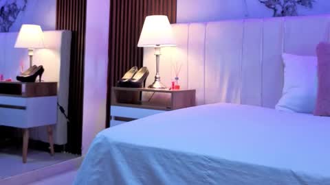 Snapshot of luna_star__18 chatting on 10/28/25, 11:47 A M M Y online show from 10/28/25, 11:47