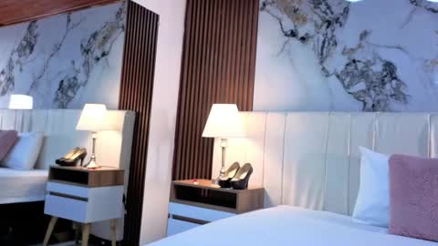 Snapshot of luna_star__18 chatting on 11/19/25, 11:32 A M M Y online show from 11/19/25, 11:32