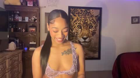 lunaa_11 online show from 12/03/24, 05:45