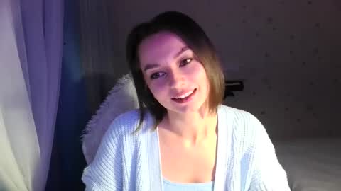 Snapshot of lunaa_bluee chatting on 10/24/25, 04:25 lunaa_bluee online show from 10/24/25, 04:25