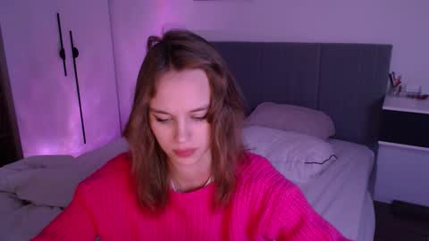 Luna online show from 09/25/25, 03:54