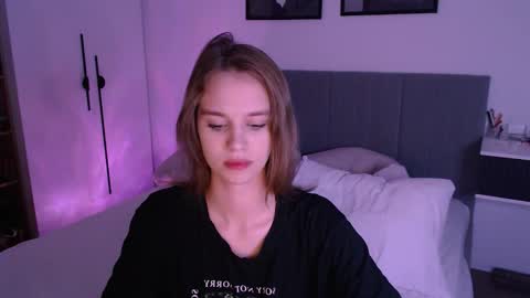 Luna online show from 09/25/25, 11:41