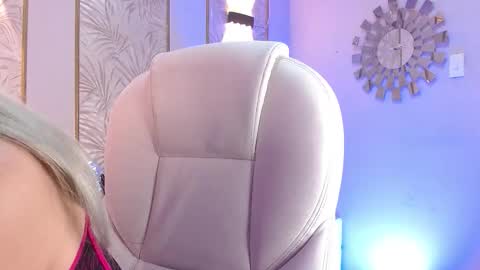 Luna online show from 10/08/25, 04:10