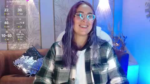 Luna online show from 11/18/25, 03:34