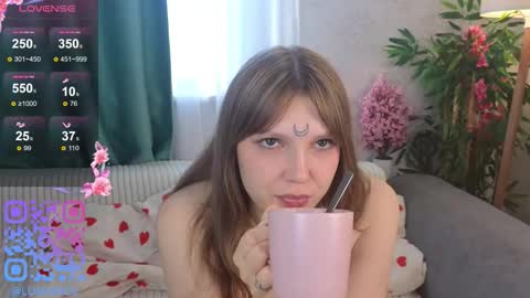 Snapshot of lunabate chatting on 09/30/25, 05:12 Luna online show from 09/30/25, 05:12