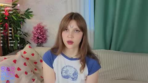 Snapshot of lunabate chatting on 10/29/25, 05:10 Luna online show from 10/29/25, 05:10