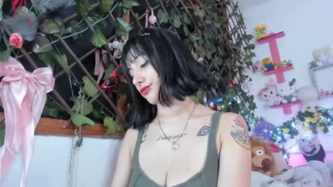 Snapshot of lunacristal_moon chatting on 12/12/24, 09:40 lunacristal_moon online show from 12/12/24, 09:40