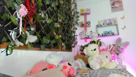 Snapshot of lunacristal_moon chatting on 02/13/25, 10:55 lunacristal_moon online show from 02/13/25, 10:55
