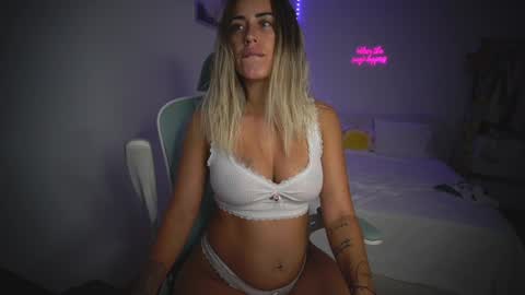 Laura online show from 10/23/25, 10:08