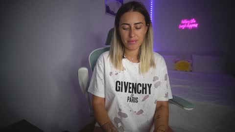 Laura online show from 10/28/25, 03:14