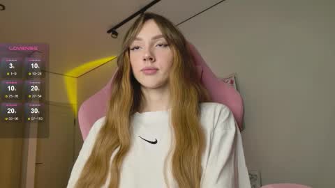 Luna online show from 10/11/25, 10:08