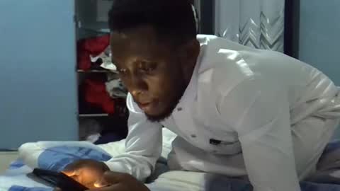 Snapshot of lunalove22_ chatting on 11/16/25, 04:23 lunalove22_ online show from 11/16/25, 04:23