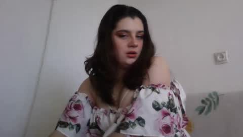 Snapshot of lunamoody chatting on 09/27/25, 05:12 lunamoody online show from 09/27/25, 05:12