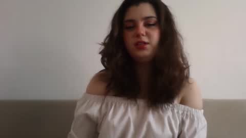Snapshot of lunamoody chatting on 09/29/25, 05:01 lunamoody online show from 09/29/25, 05:01