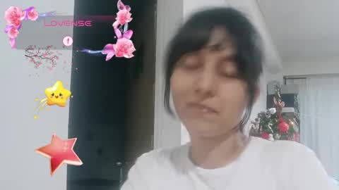Snapshot of lunamoon_17 chatting on 12/03/24, 10:51 LUNA online show from 12/03/24, 10:51