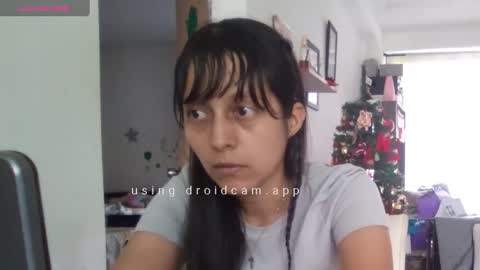 Snapshot of lunamoon_17 chatting on 01/04/25, 08:27 LUNA online show from 01/04/25, 08:27