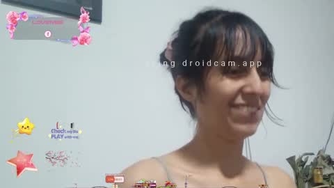 Snapshot of lunamoon_17 chatting on 01/27/25, 11:00 LUNA online show from 01/27/25, 11:00