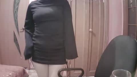 Snapshot of lunamystique_ chatting on 02/10/25, 11:02 lunamystique_ online show from 02/10/25, 11:02