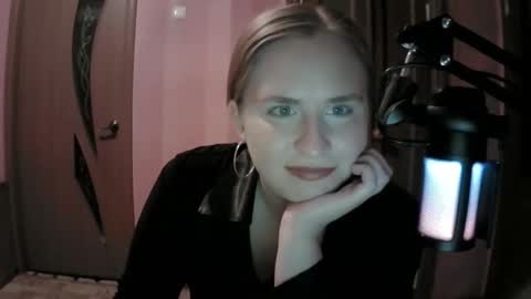 Snapshot of lunamystique_ chatting on 10/01/25, 06:58 lunamystique_ online show from 10/01/25, 06:58