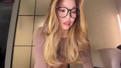 Aisha online show from 10/26/25, 10:21