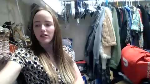 Snapshot of lunapixie2020 chatting on 10/28/25, 06:54 lunapixie2020 online show from 10/28/25, 06:54