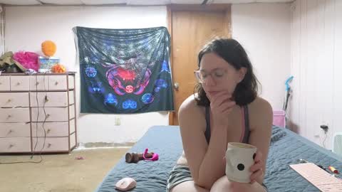 Snapshot of lunaquinn45 chatting on 12/04/24, 12:30 lunaquinn45 online show from 12/04/24, 12:30