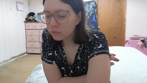 Snapshot of lunaquinn45 chatting on 12/26/24, 04:25 lunaquinn45 online show from 12/26/24, 04:25