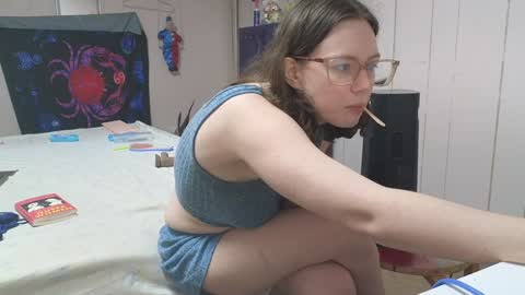 Snapshot of lunaquinn45 chatting on 02/01/25, 12:18 lunaquinn45 online show from 02/01/25, 12:18