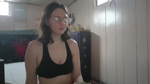 Snapshot of lunaquinn45 chatting on 02/03/25, 11:05 lunaquinn45 online show from 02/03/25, 11:05