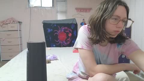 Snapshot of lunaquinn45 chatting on 02/04/25, 04:29 lunaquinn45 online show from 02/04/25, 04:29
