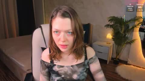 Snapshot of lunarlily7 chatting on 09/22/25, 05:31 Lily online show from 09/22/25, 05:31