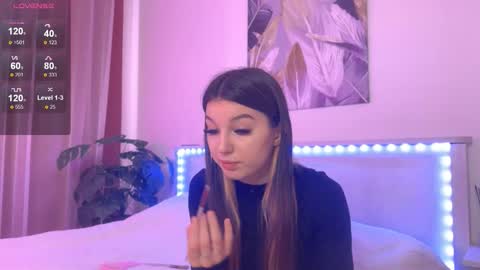 Snapshot of lunavine chatting on 11/04/25, 11:42 Veronica online show from 11/04/25, 11:42