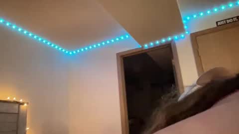 Lunadreams online show from 12/17/24, 05:18