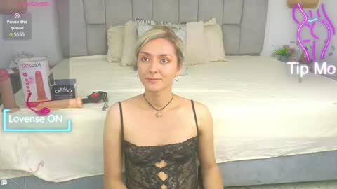 Snapshot of lunitadiva chatting on 10/27/25, 01:59 lunitadiva online show from 10/27/25, 01:59